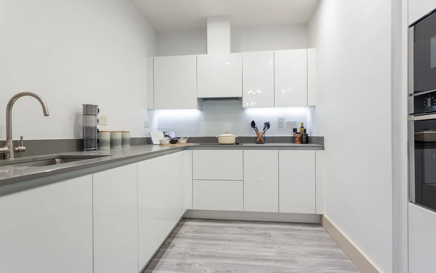 Apartment 21 kitchen