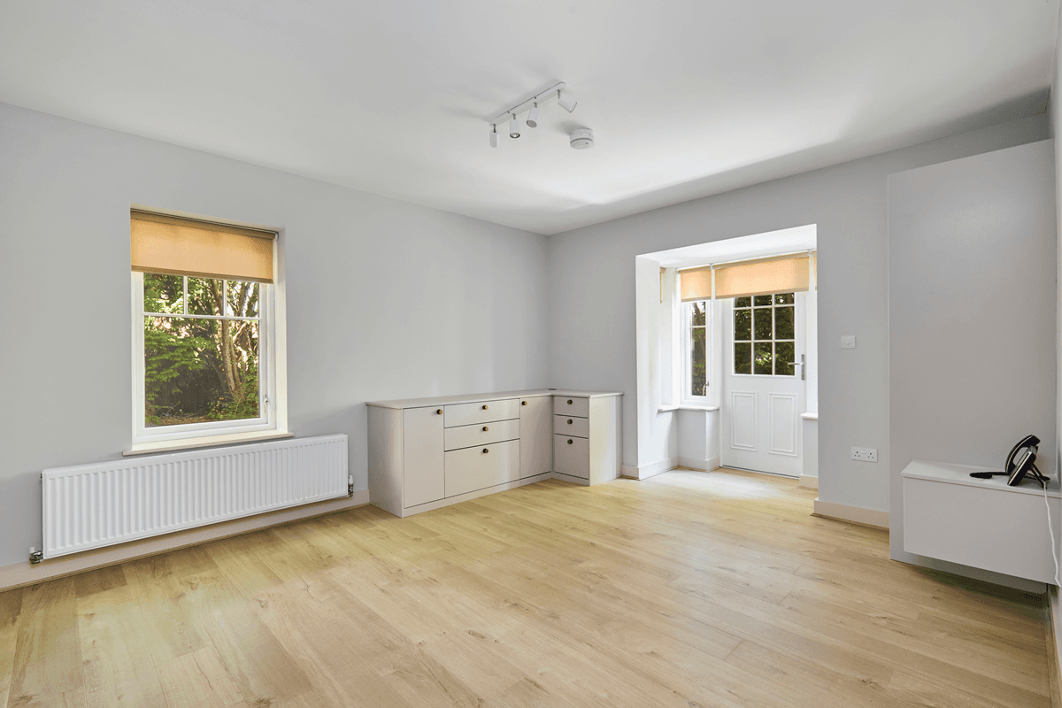 The Red House Apartment 8 Lounge