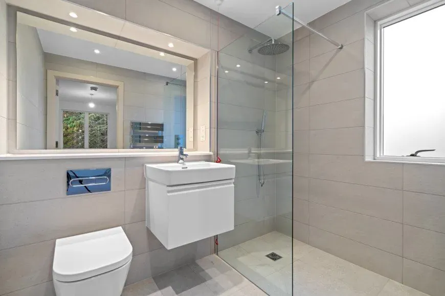 Astely Villa Apartment 11 Bathroom