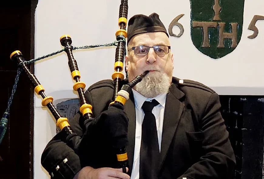 Bagpipe player for Burns Night