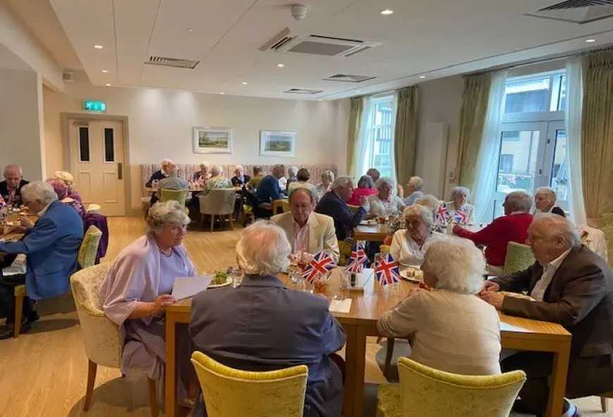 Residents doing a Jubilee quiz