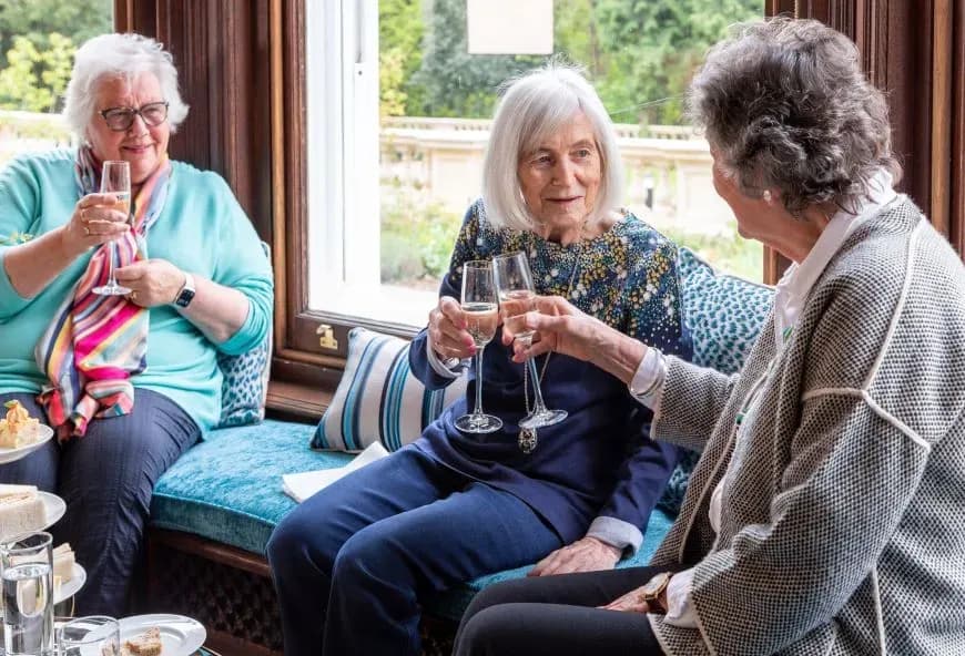 People enjoying prosecco
