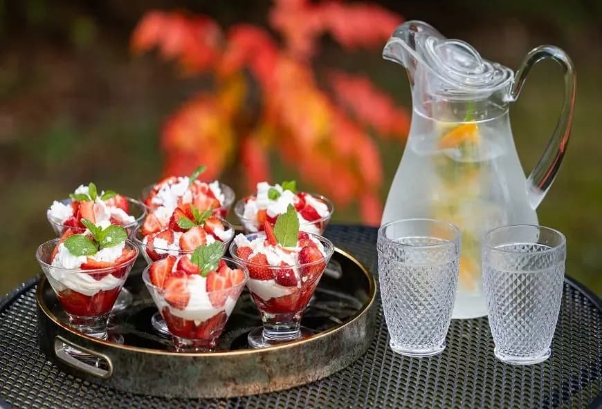 Strawberries & cream and Prosecco