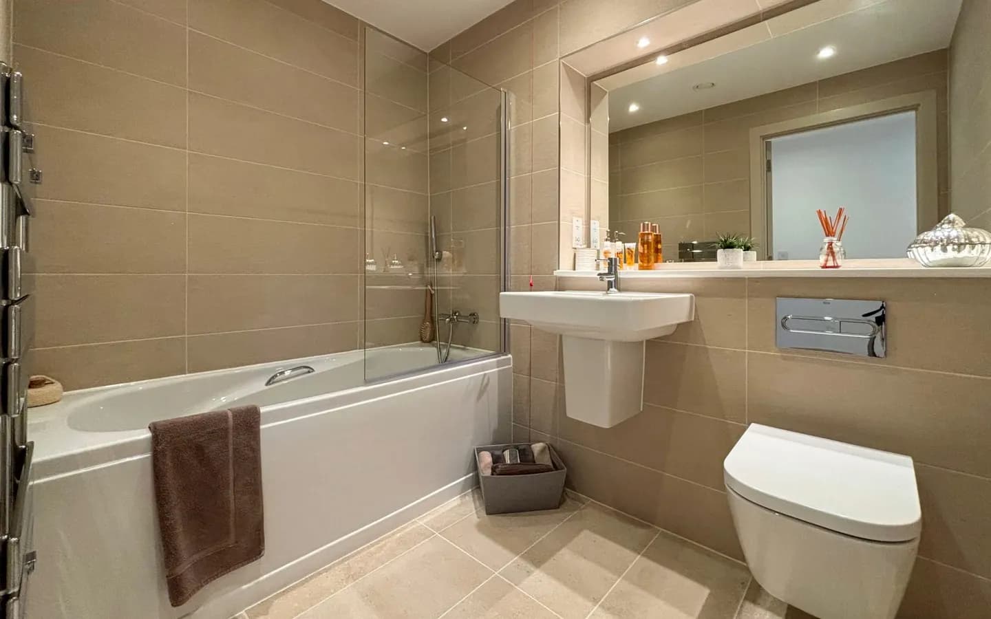 Apartment 22 MB bathroom