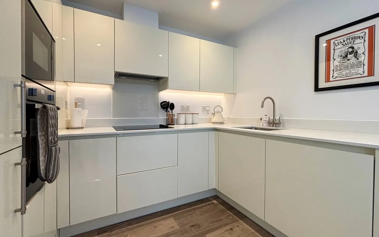 Apartment 22 MB kitchen