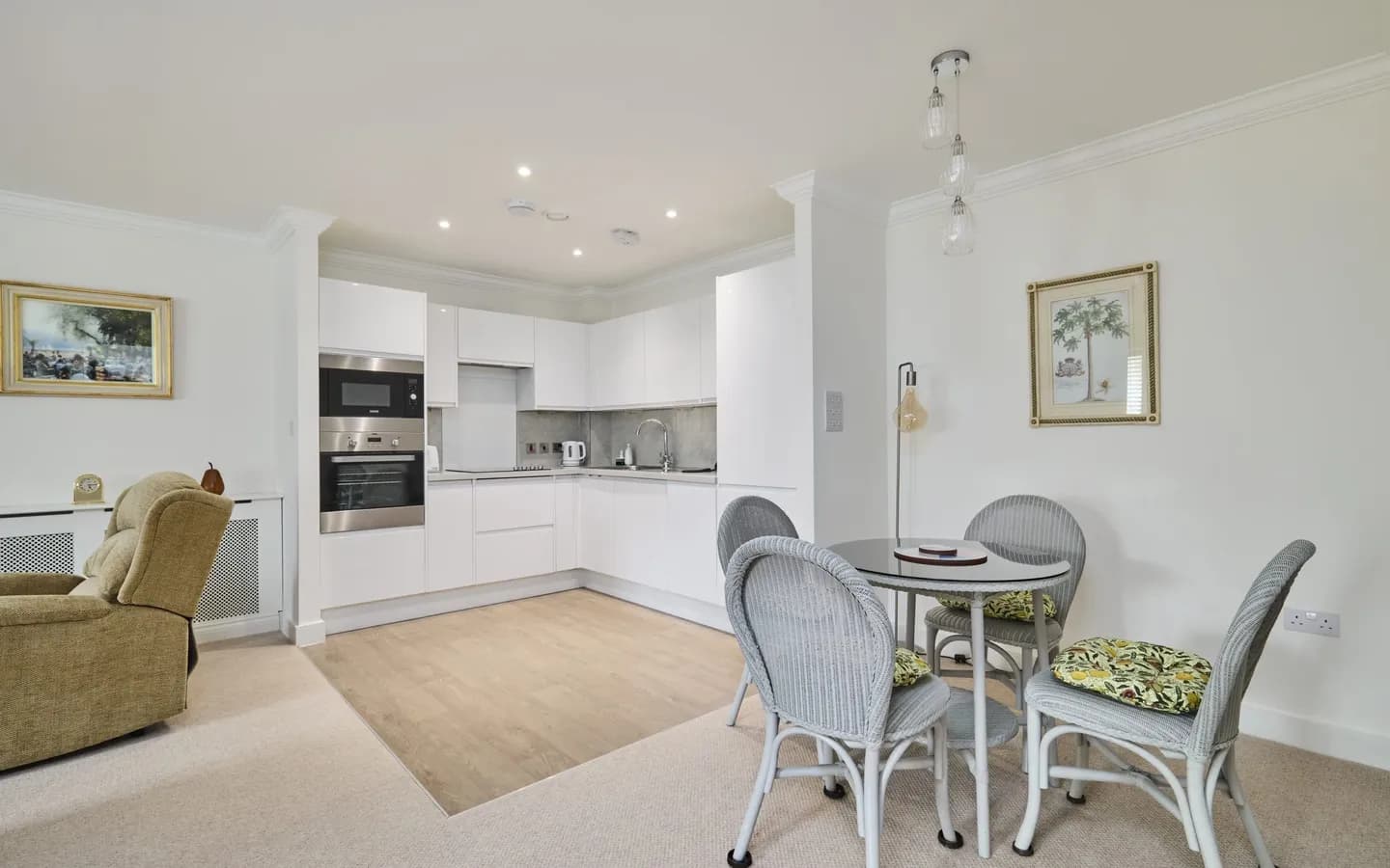 Rosedale Apartment 32 Dining