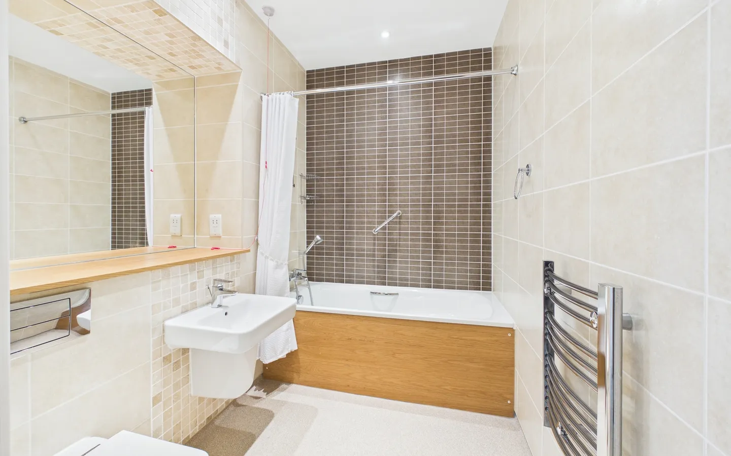 Bathroom in apartment 50, Boughton Hall