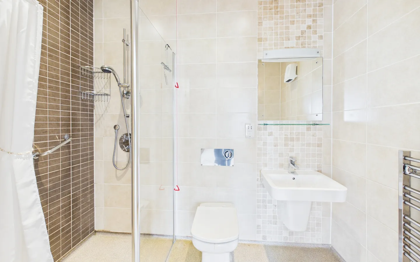 Ensuite in apartment 50, Boughton Hall