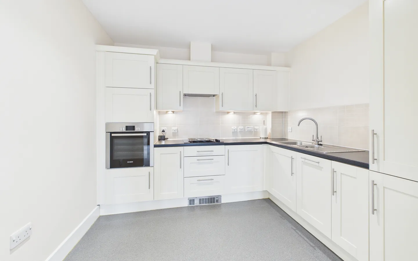 Boughton Hall, Cheshire Apt 10 Kitchen