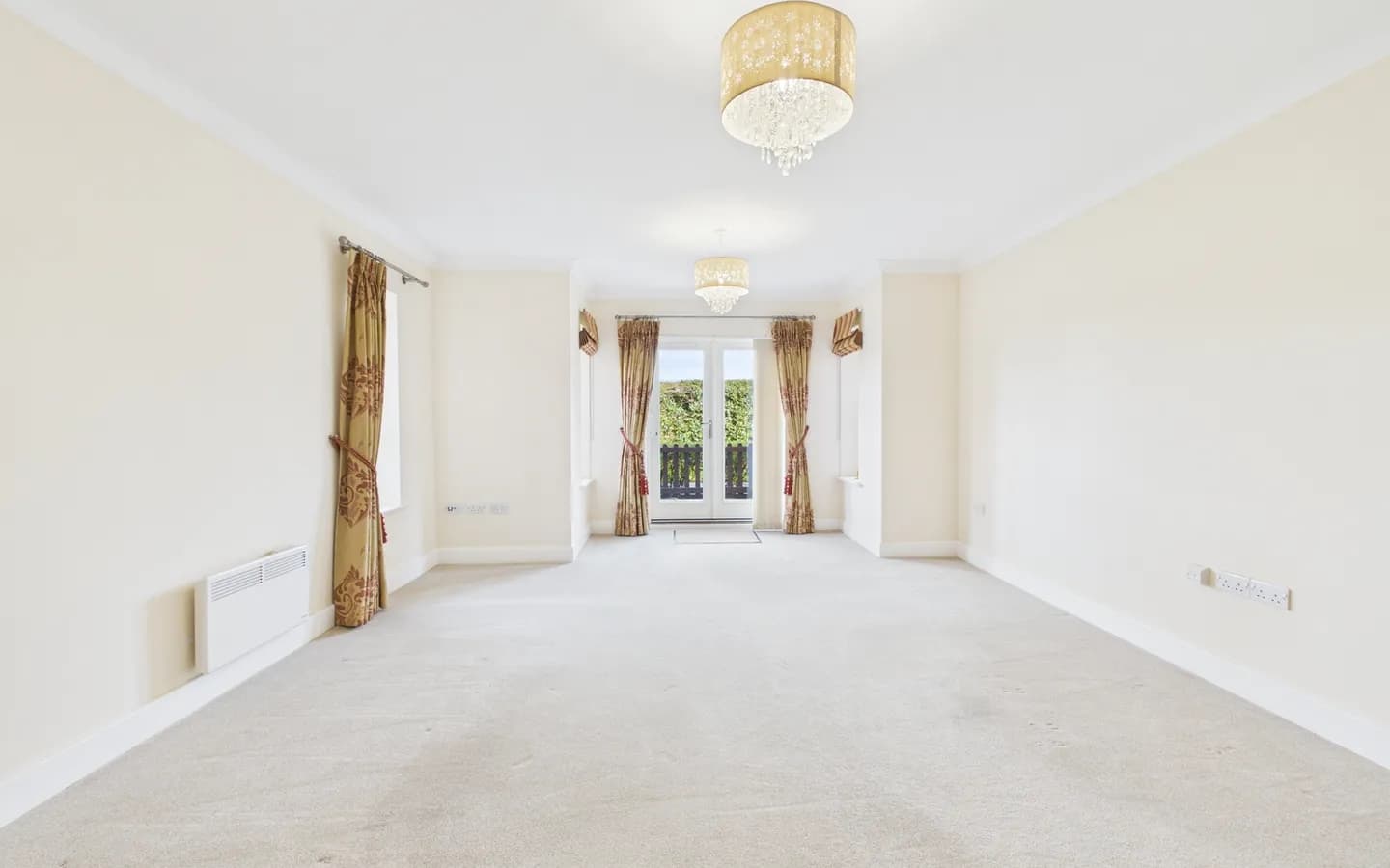 Boughton Hall, Cheshire Apt 10 lounge