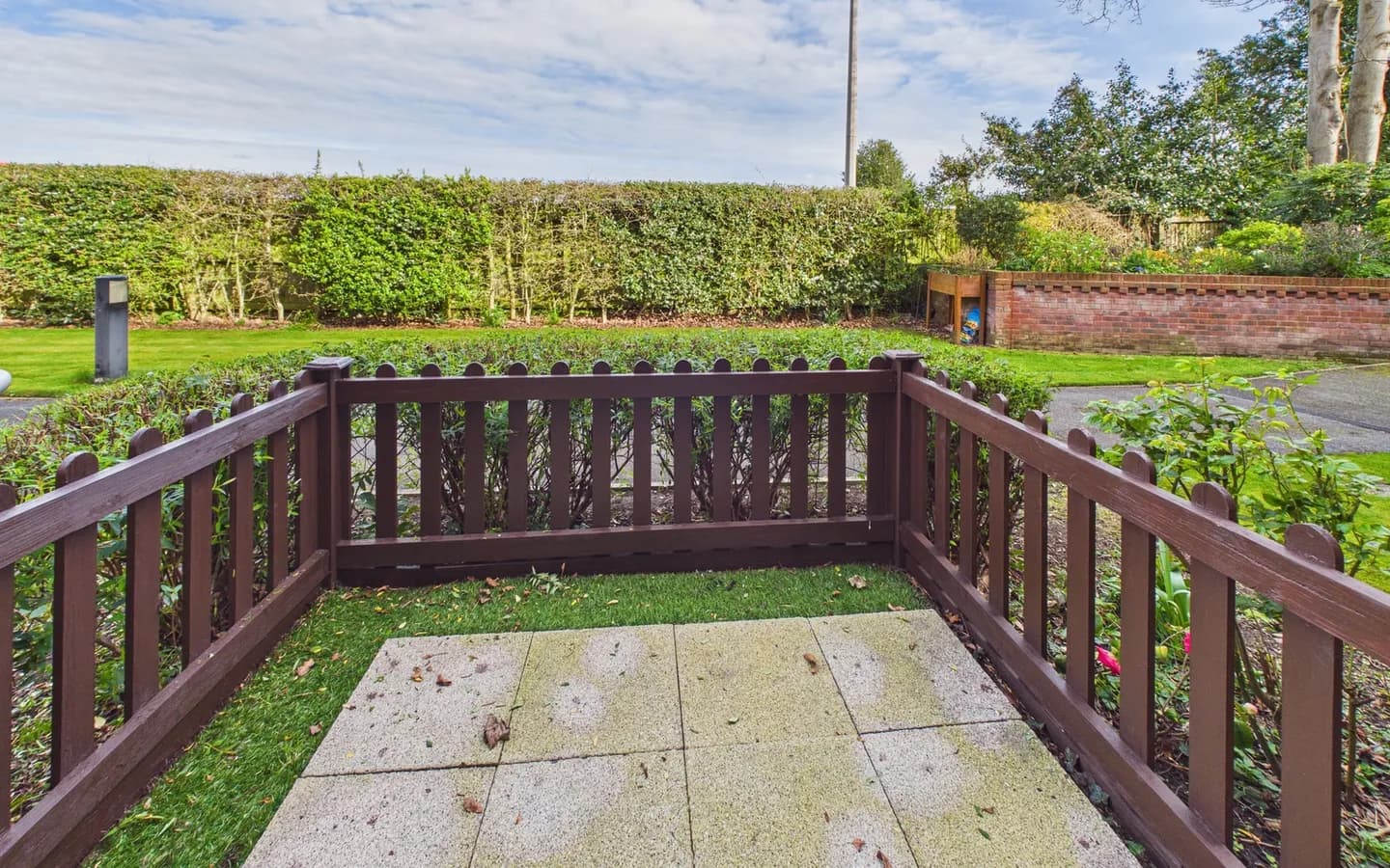 Boughton Hall, Cheshire Apt 10 garden