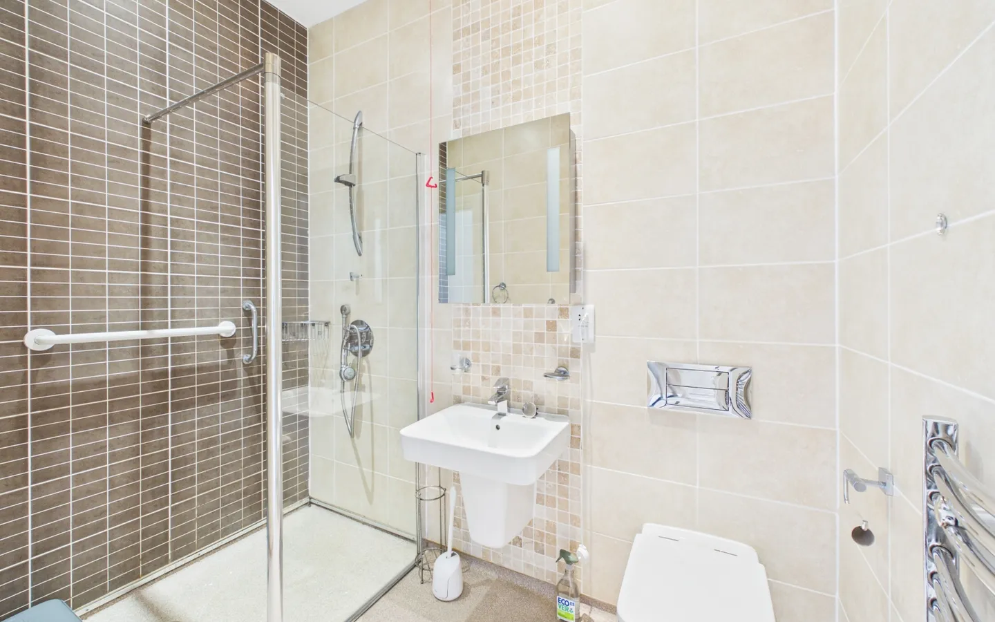 Apartment 7 - Boughton Hall - Bathroom
