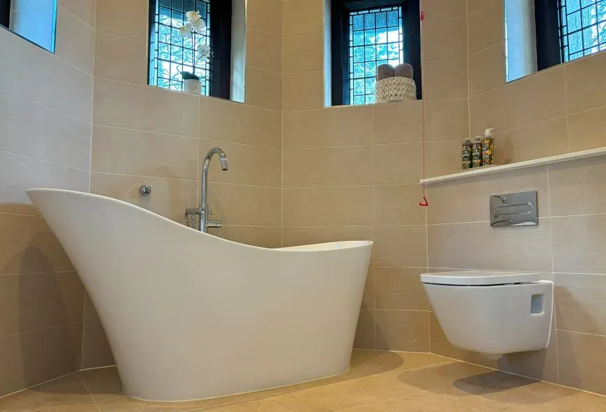 The Stables Apartment 1 bathroom