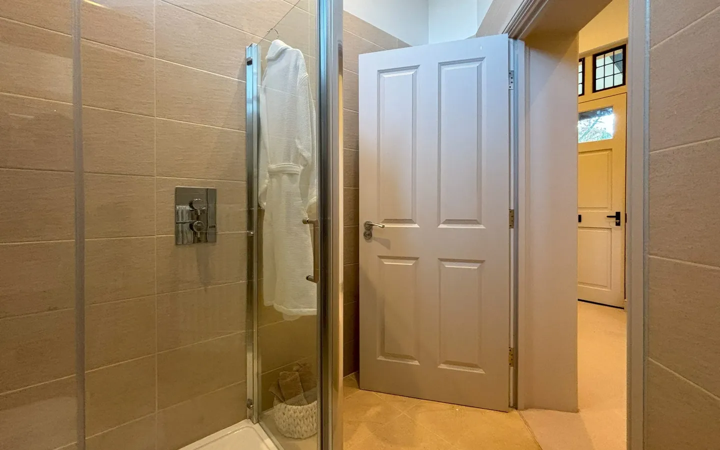 The Stables Apartment 1 Shower