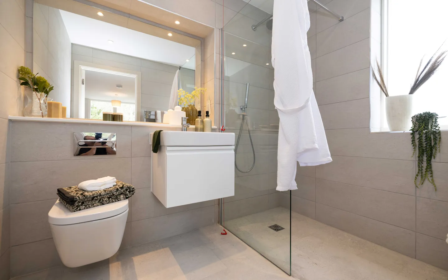 Mount Battenhall Astley apartment 20 bathroom