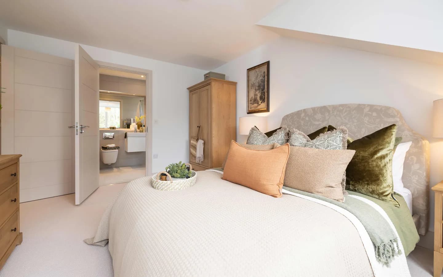 Mount Battenhall Astley apartment 20 bedroom