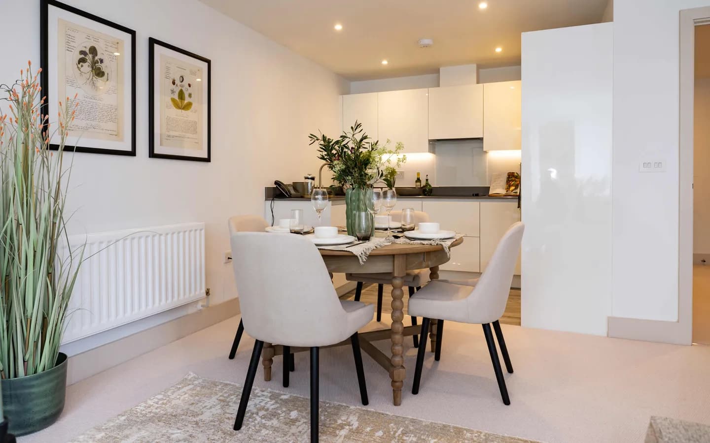 Mount Battenhall Astley apartment 20 dining