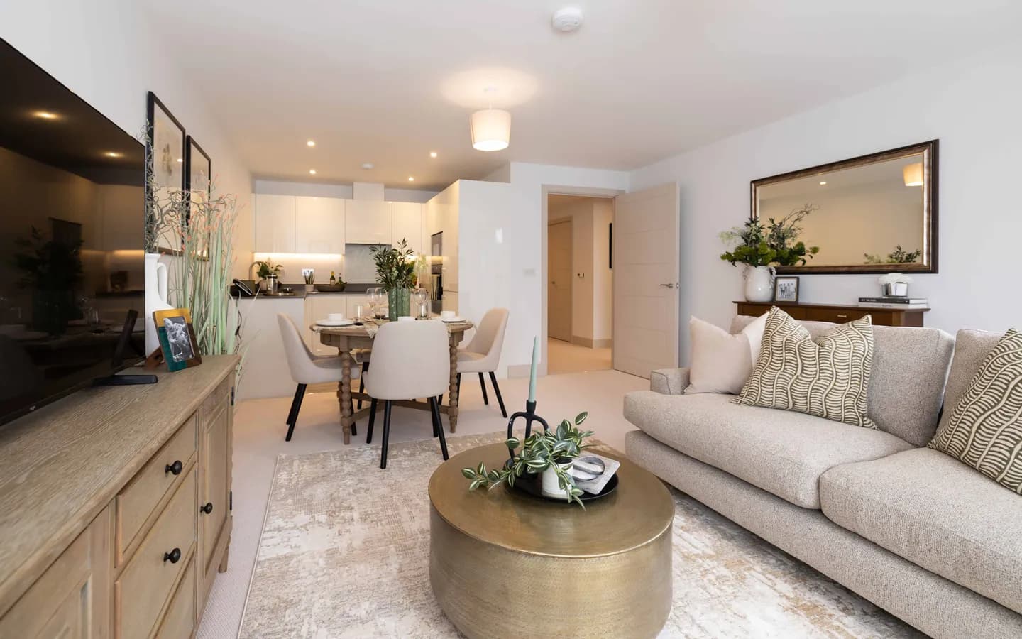 Mount Battenhall Astley apartment 20 lounge