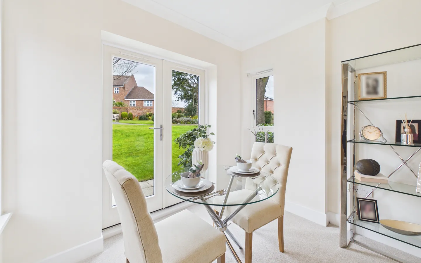 Rowton apartment 43 dining